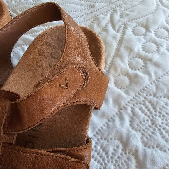 Vionic Womens Harissa Leather Sandals, Size 8 Wide, Tan Adjustable Straps - Picture 5 of 13